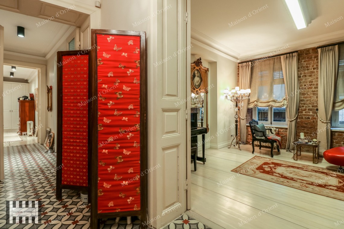 Tarihi Doğan Apartmanı'nda Satılık 3+1 Daire