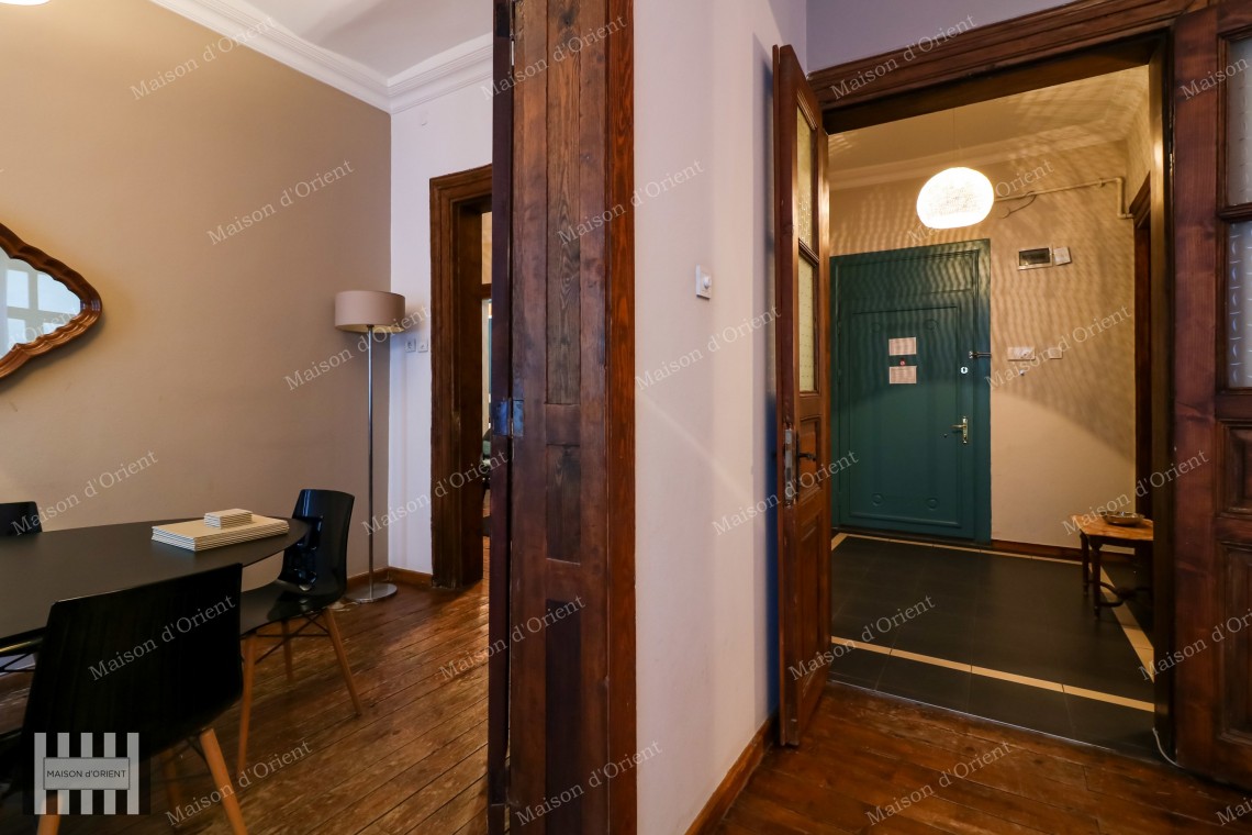 3+1 Flat for Rent in Historical Petraki Building, Galata
