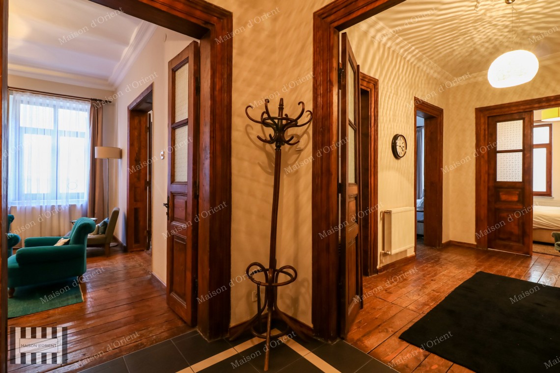 3+1 Flat for Rent in Historical Petraki Building, Galata