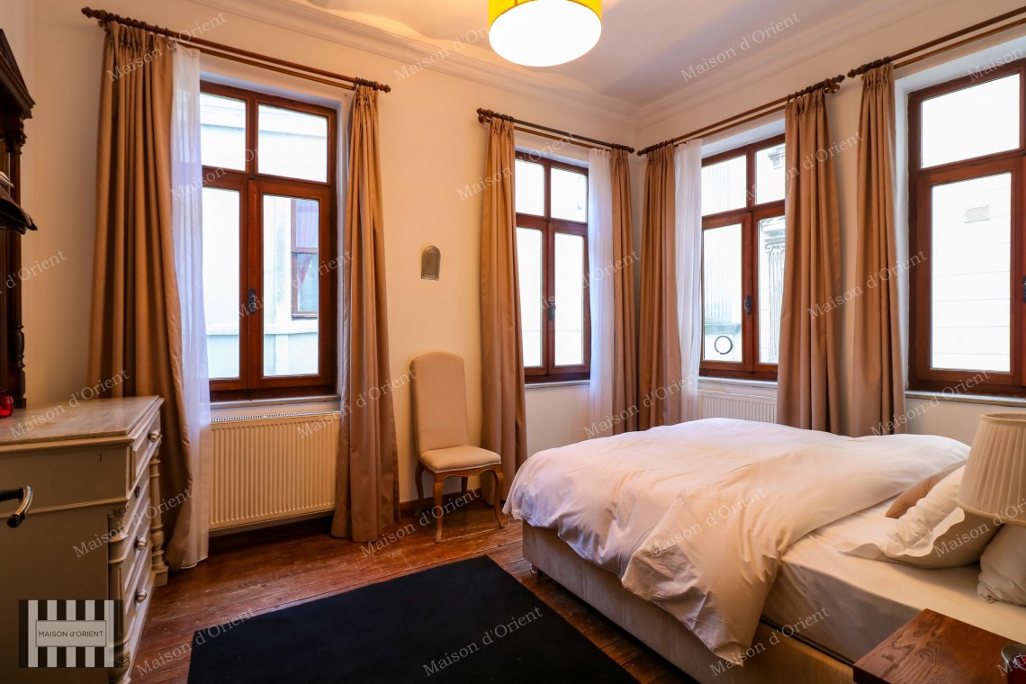3+1 Flat for Rent in Historical Petraki Building, Galata