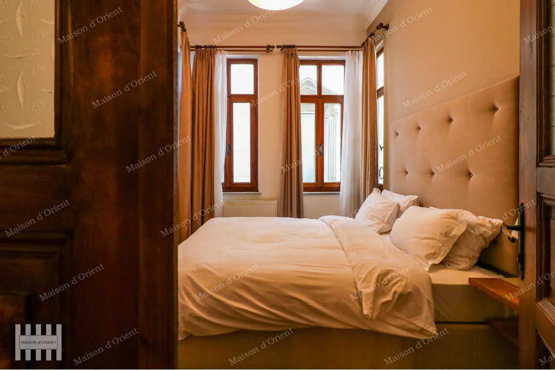 3+1 Flat for Rent in Historical Petraki Building, Galata