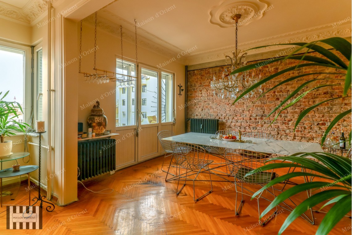 3+1 Rental Flat in Cihangir Historical Palace Building