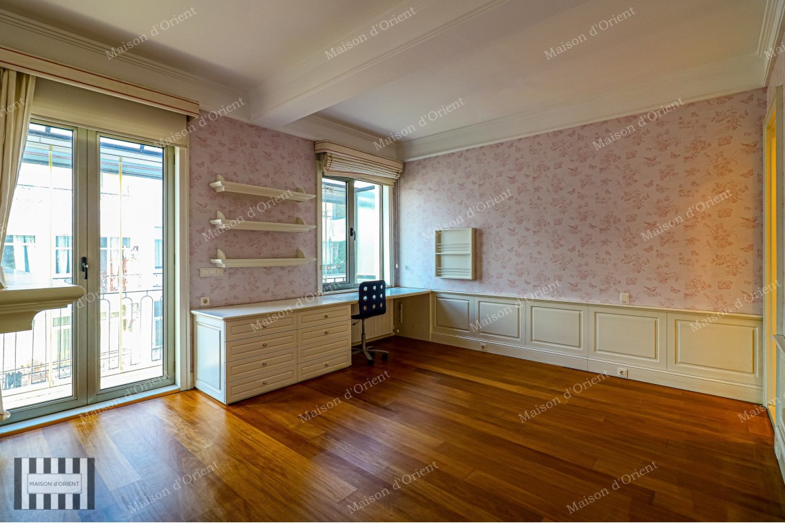 5+1 Rental Flat with Terrace and Panoramic View in Cihangir