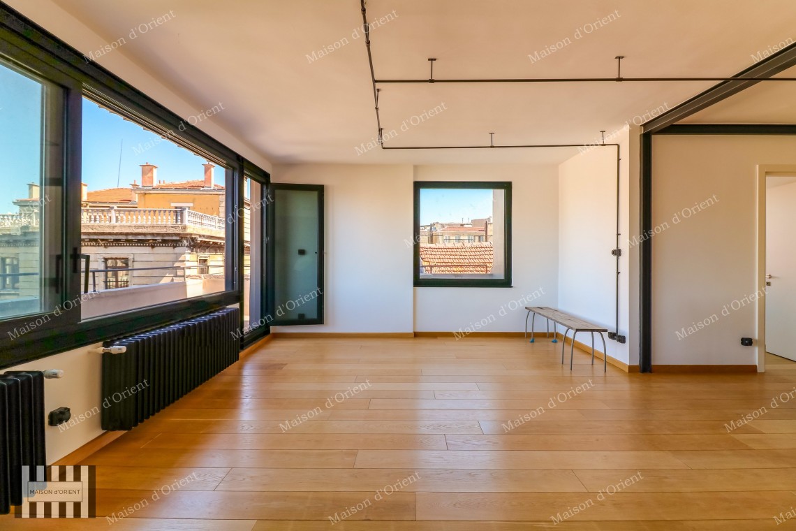 Fully Renovated 2+1 Rental Flat in Taksim