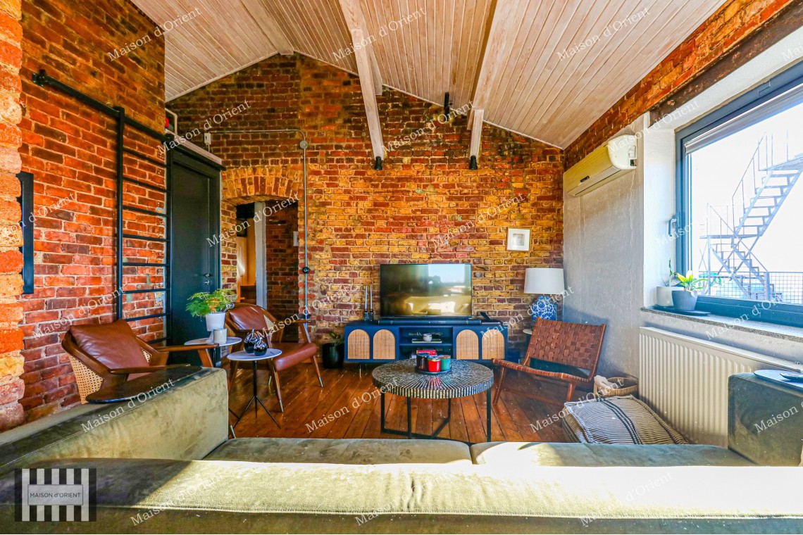 2+1 Rental Apartment with Golden Horn View in Tunnel Square