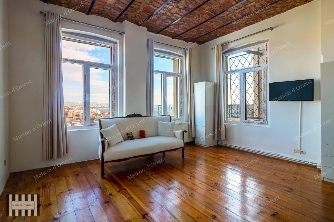 2+1 Rental Flat with Bosphorus View in Historical Building