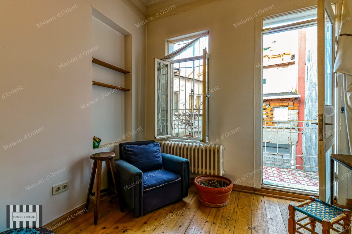 2+1 Historical House for Sale with Private Garden in Aynalı Çeşme