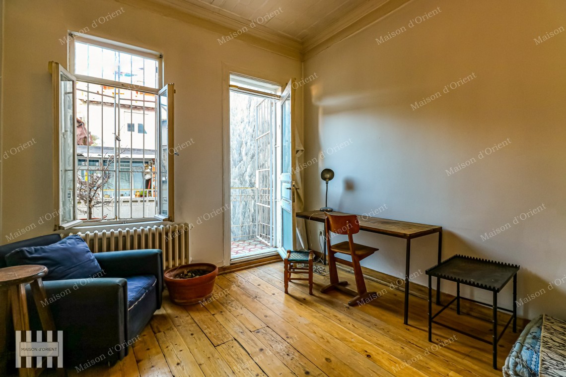 2+1 Historical House for Sale with Private Garden in Aynalı Çeşme
