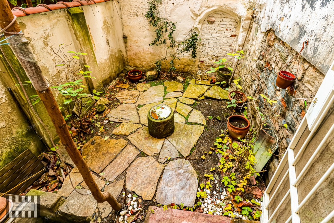 2+1 Historical House for Sale with Private Garden in Aynalı Çeşme