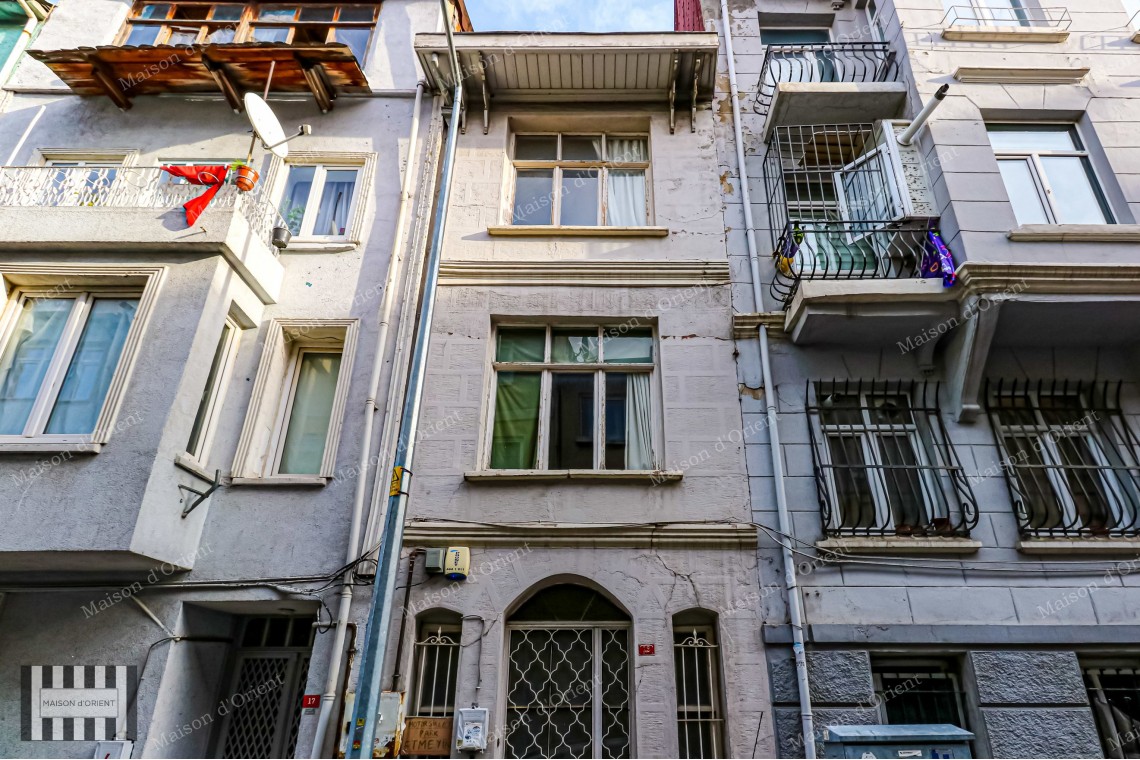 2+1 Historical House for Sale with Private Garden in Aynalı Çeşme