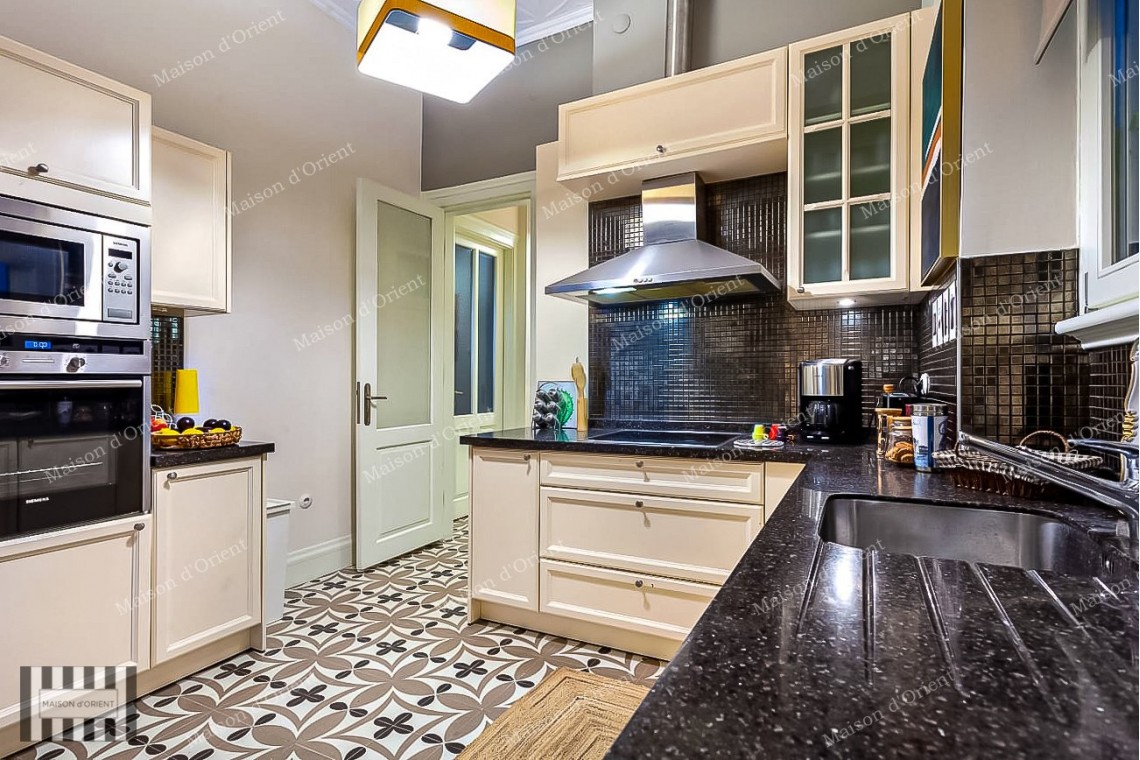 4+1 Apartment for Sale in Historical Hayırlı Building