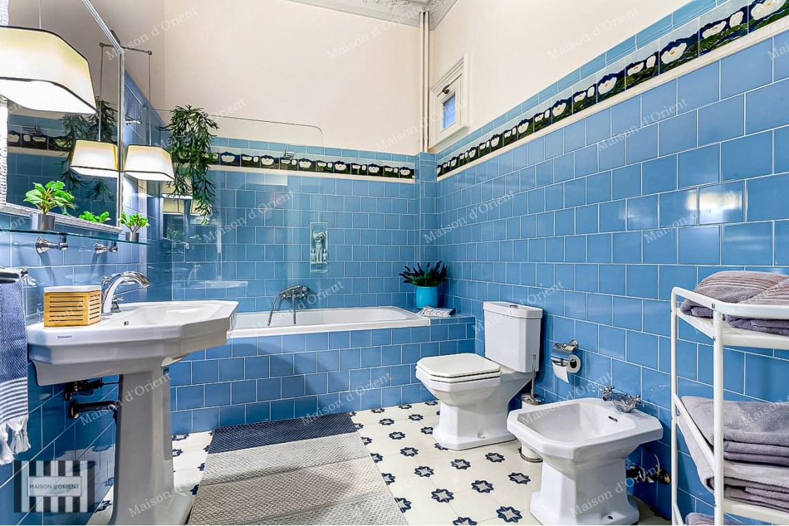4+1 Apartment for Sale in Historical Hayırlı Building