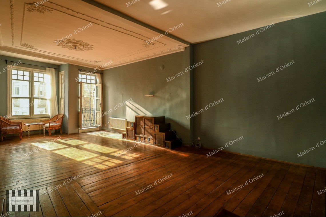  2+1 Flat for Sale with Balcony and View in Galata Historical Building