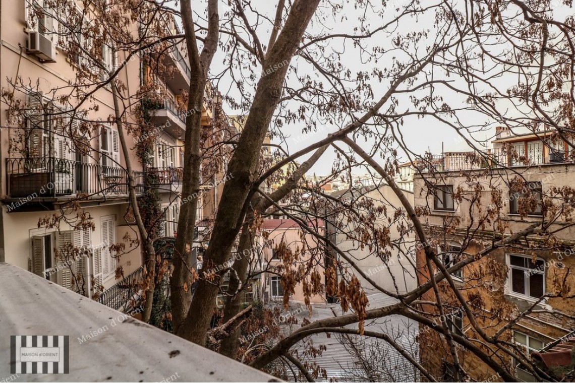  2+1 Flat for Sale with Balcony and View in Galata Historical Building