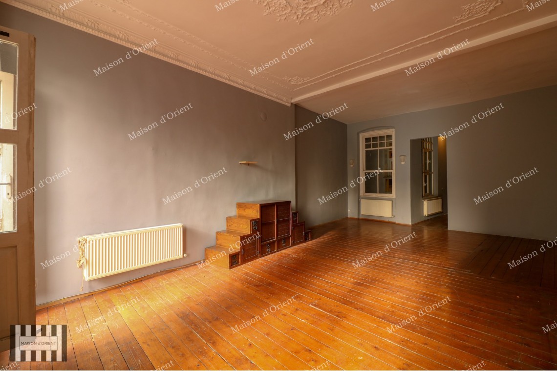  2+1 Flat for Sale with Balcony and View in Galata Historical Building