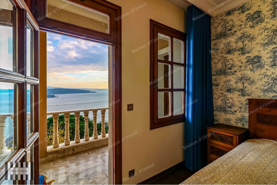 4+1 Triplex Villa for Rent with Garden and Bosphorus View in Sarıyer