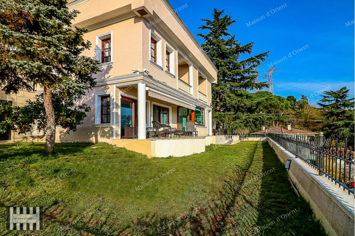 4+1 Triplex Villa for Rent with Garden and Bosphorus View in Sarıyer