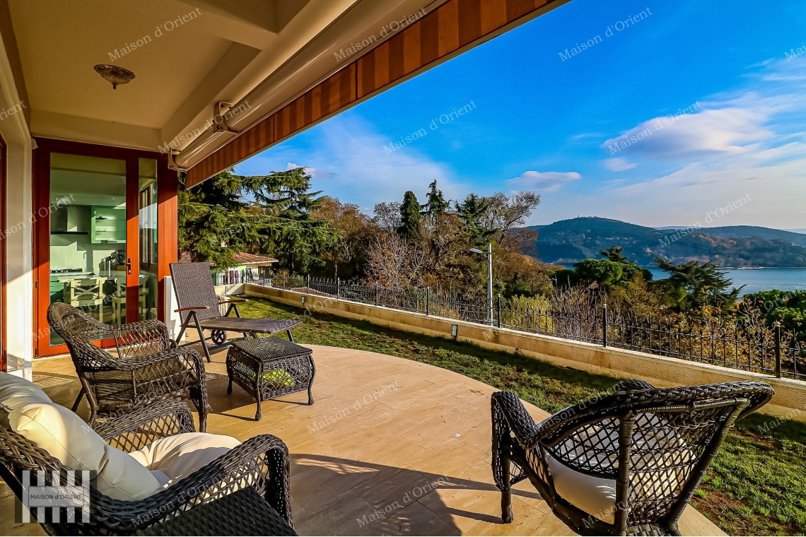 4+1 Triplex Villa for Rent with Garden and Bosphorus View in Sarıyer