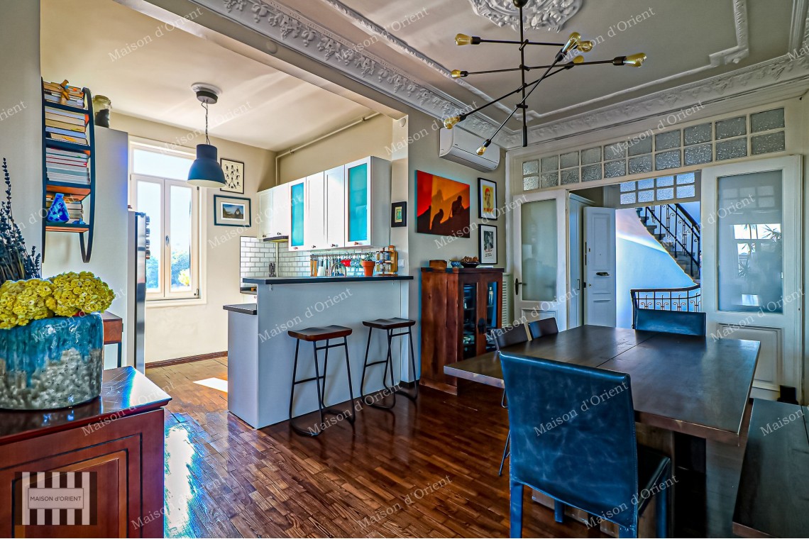 3+1 Flat for Sale in Historical Şeref Apartments, Cihangir