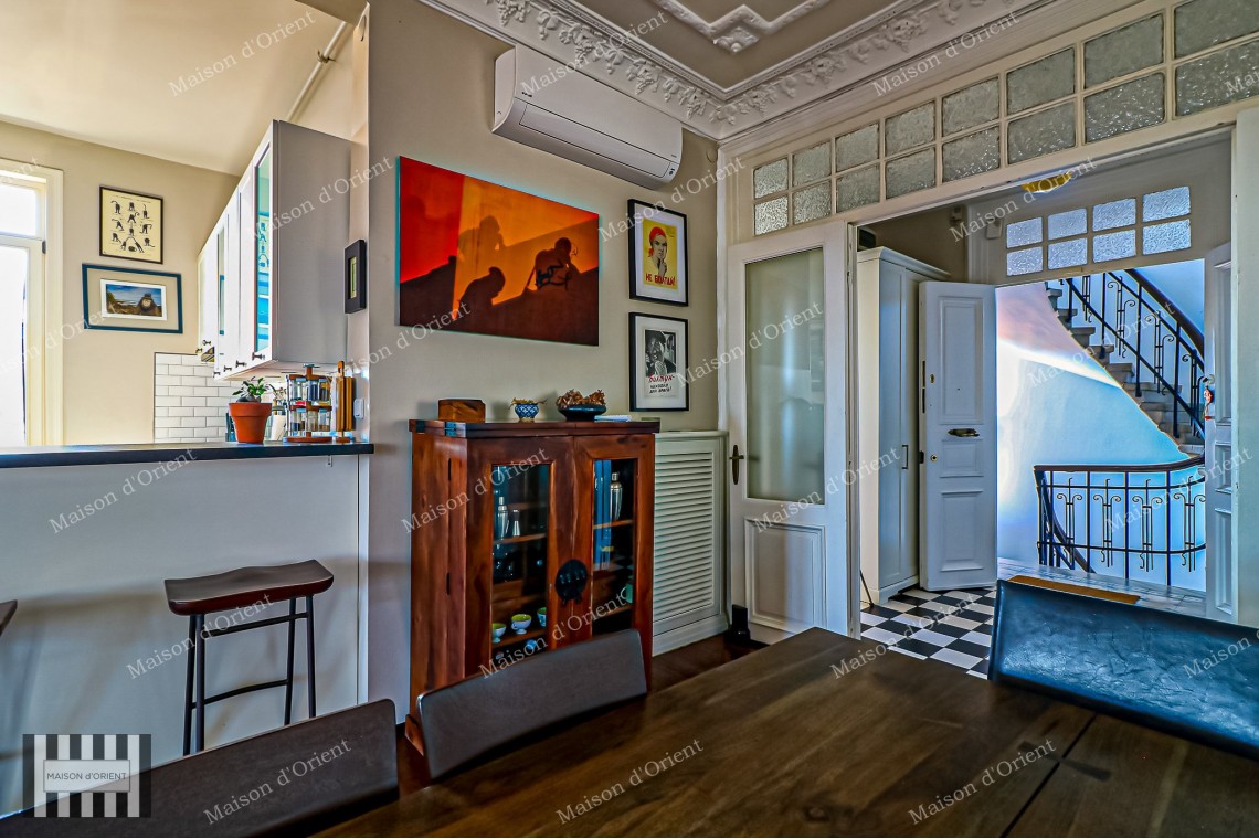 3+1 Flat for Sale in Historical Şeref Apartments, Cihangir