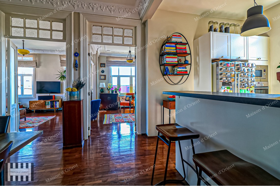 3+1 Flat for Sale in Historical Şeref Apartments, Cihangir