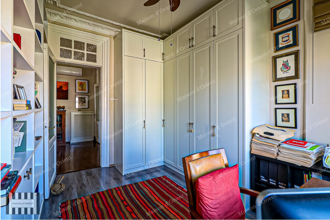 3+1 Flat for Sale in Historical Şeref Apartments, Cihangir