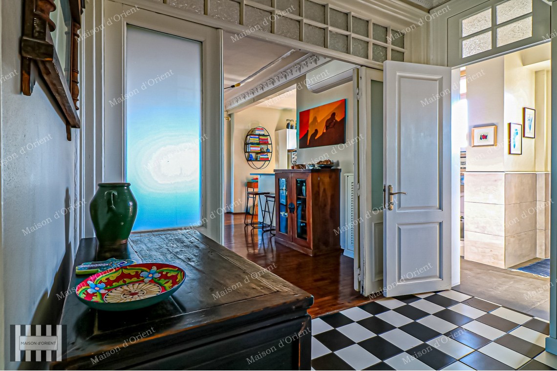 3+1 Flat for Sale in Historical Şeref Apartments, Cihangir
