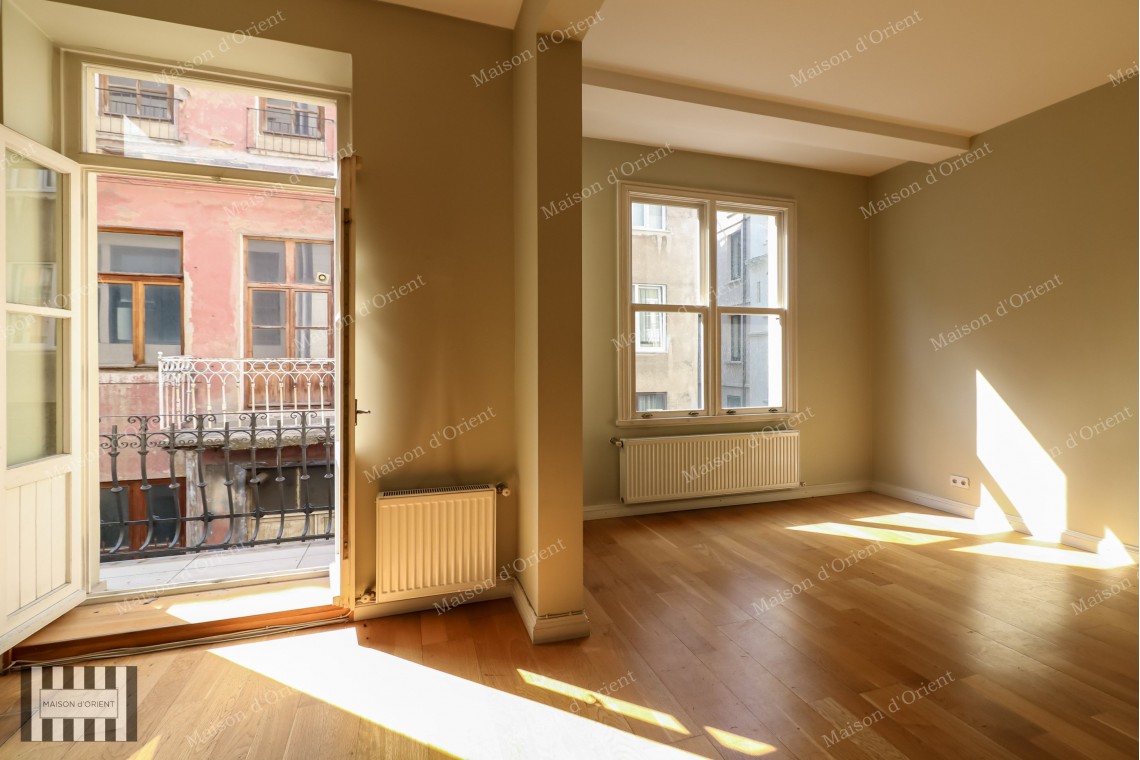 1+1 Flat for Sale in Galata Historical Amancich Building