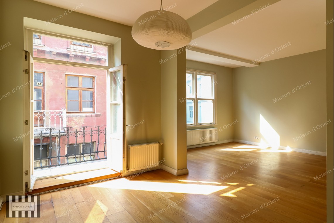 1+1 Flat for Sale in Galata Historical Amancich Building
