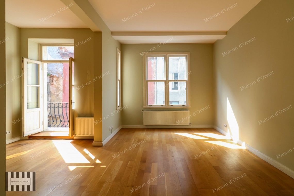 1+1 Flat for Sale in Galata Historical Amancich Building