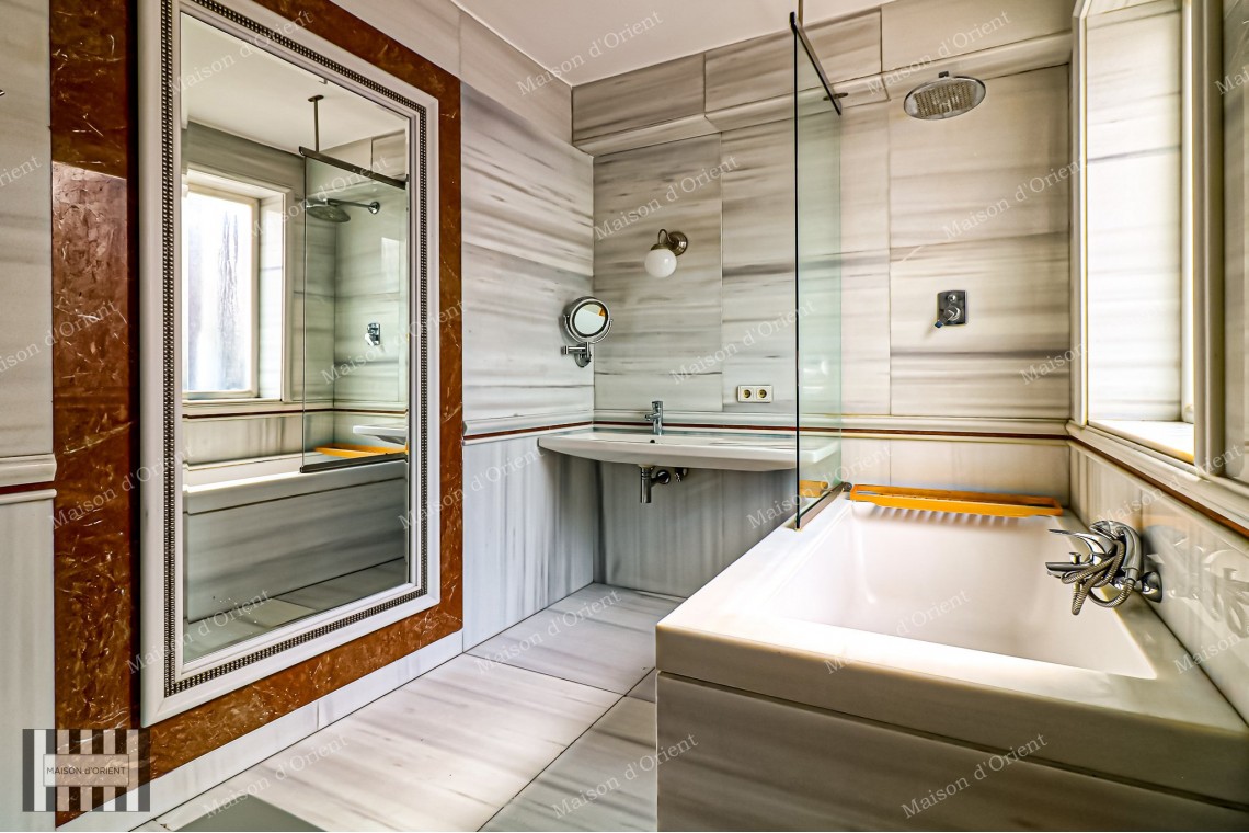 1+1 Rental Flat with Terrace and Bosphorus View in Galata