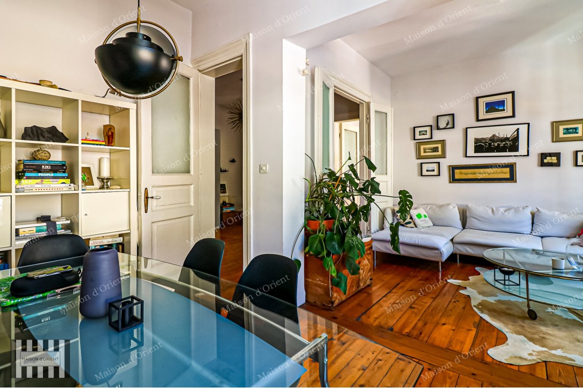 2+1 Flat for Sale in Historical Fazilet Building, Çukurcuma 