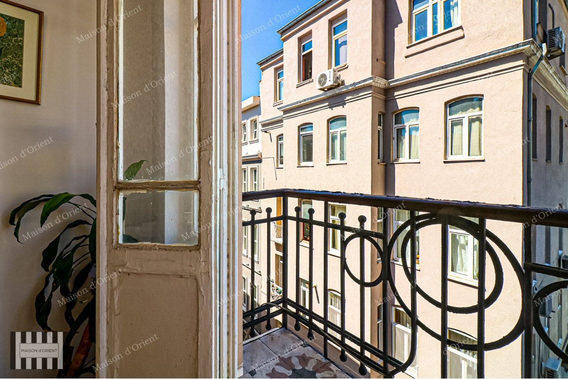2+1 Flat for Sale in Historical Fazilet Building, Çukurcuma 