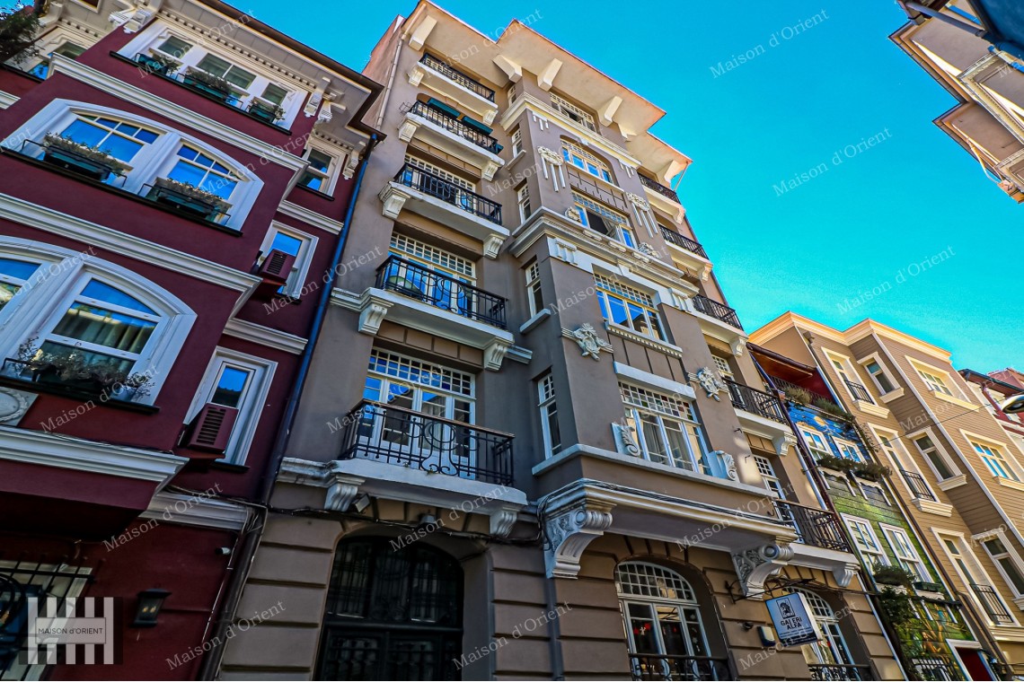 2+1 Flat for Sale in Historical Fazilet Building, Çukurcuma 