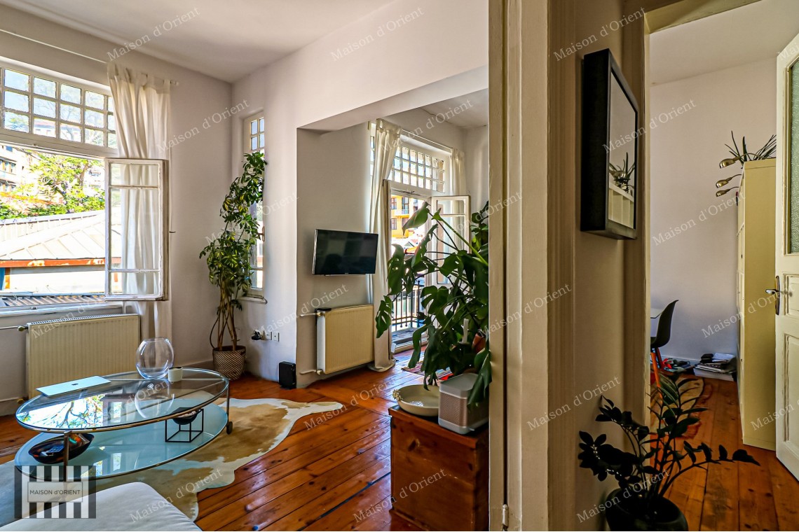 2+1 Flat for Sale in Historical Fazilet Building, Çukurcuma 