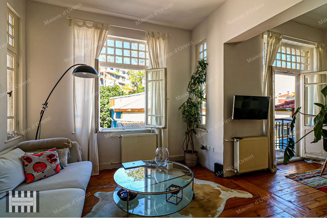 2+1 Flat for Sale in Historical Fazilet Building, Çukurcuma 