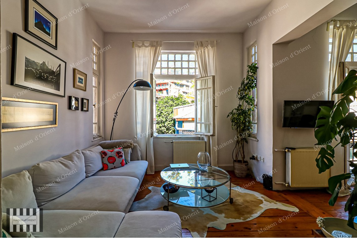 2+1 Flat for Sale in Historical Fazilet Building, Çukurcuma 