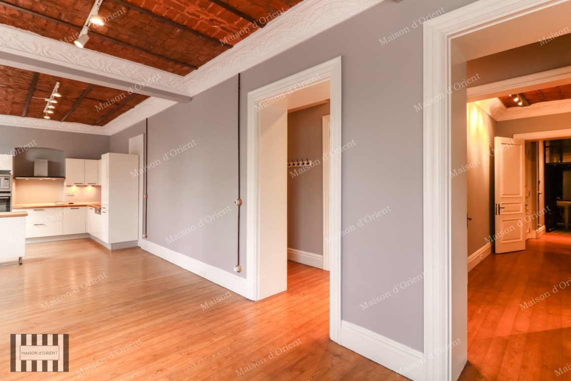 2+1 Flat for Sale in Historical Gravier Building, Cihangir 