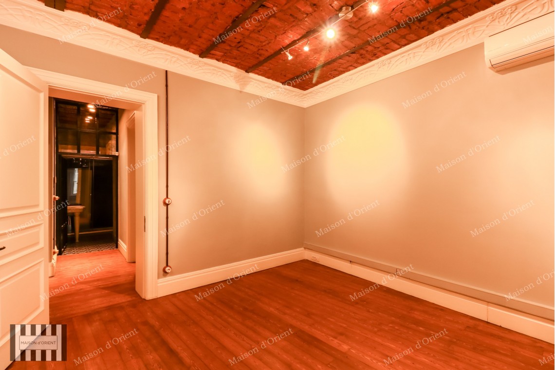 2+1 Flat for Sale in Historical Gravier Building, Cihangir 