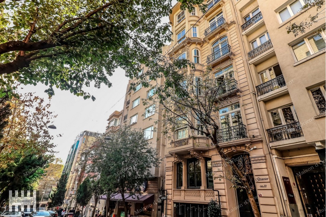 2+1 Flat for Sale in Historical Gravier Building, Cihangir 
