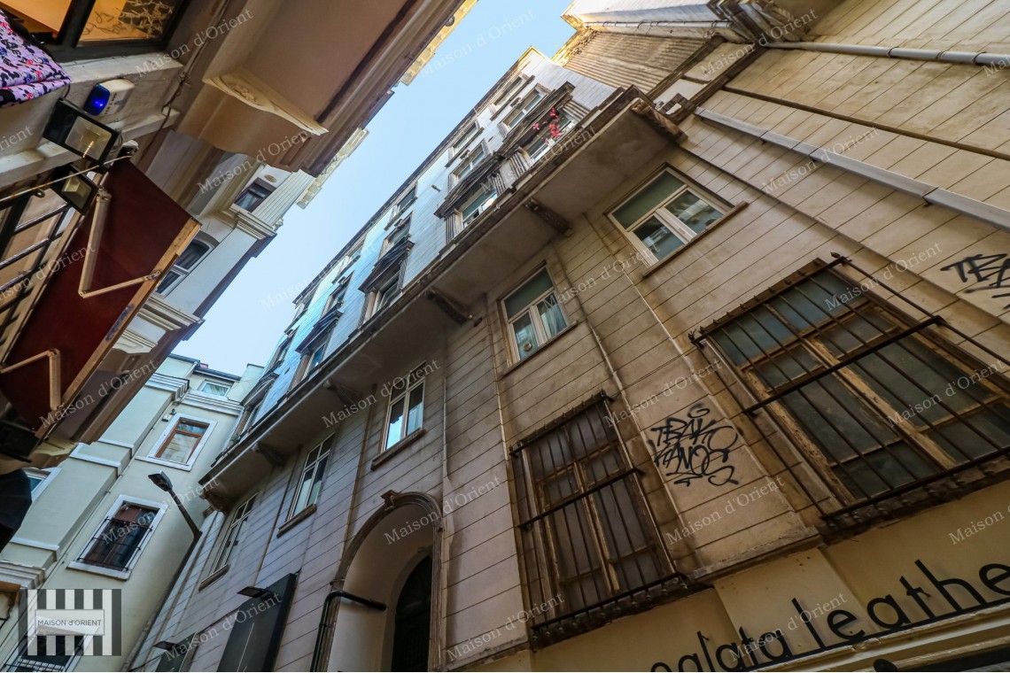 1+1 Flat for Sale in the Historical Urbach Building