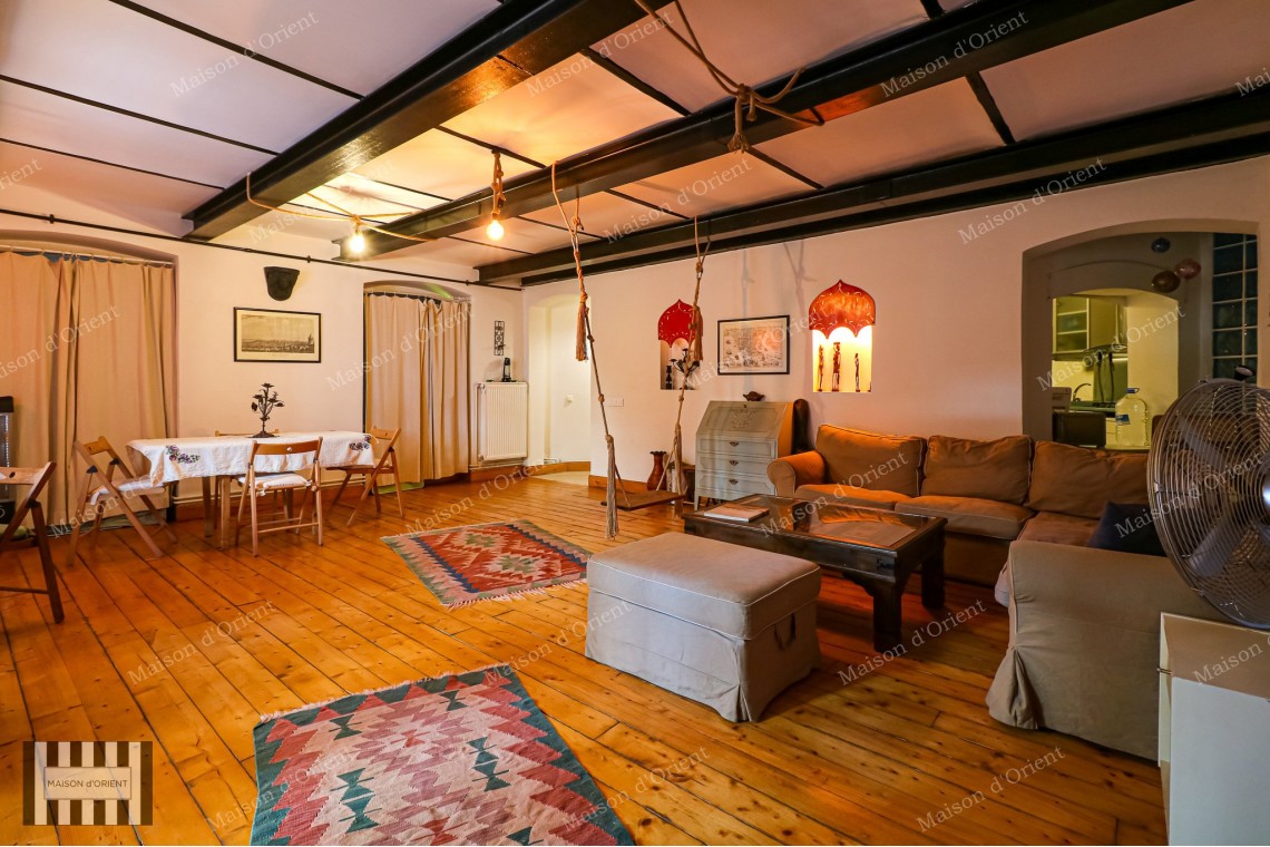 1+1 Flat for Sale in the Historical Urbach Building