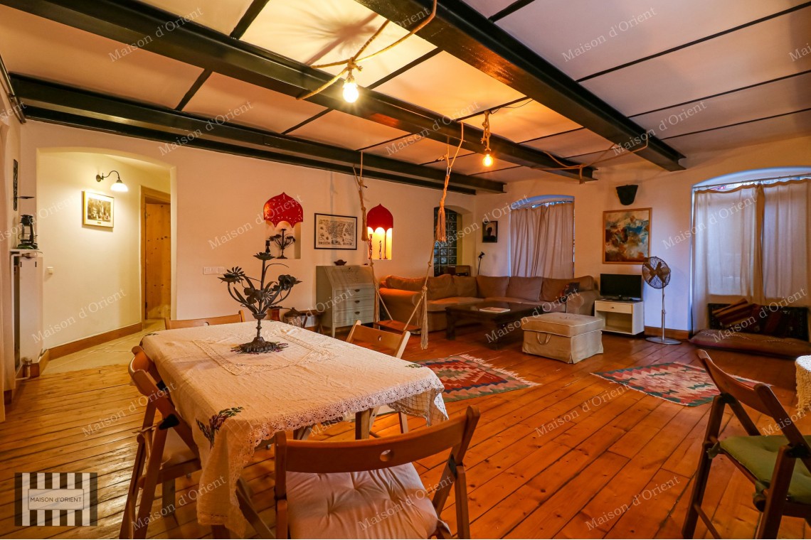 1+1 Flat for Sale in the Historical Urbach Building