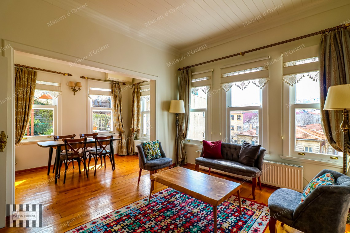 4+1 Historical House for Sale with Garden in Aynalı Çeşme