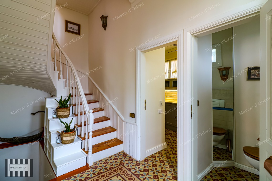 4+1 Historical House for Sale with Garden in Aynalı Çeşme