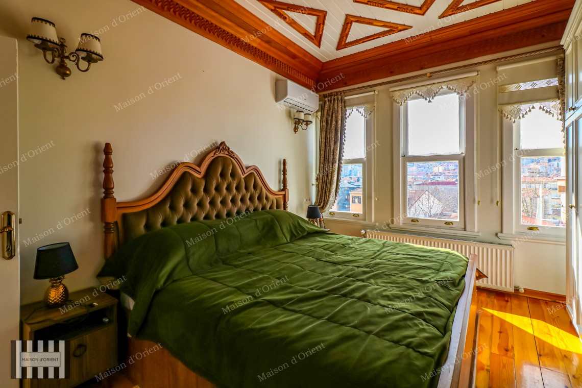 4+1 Historical House for Sale with Garden in Aynalı Çeşme