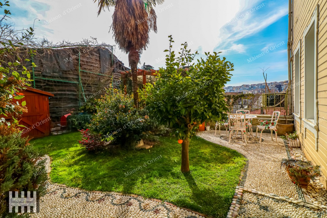 4+1 Historical House for Sale with Garden in Aynalı Çeşme