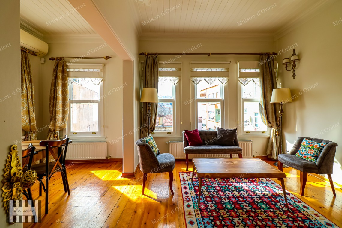 4+1 Historical House for Sale with Garden in Aynalı Çeşme