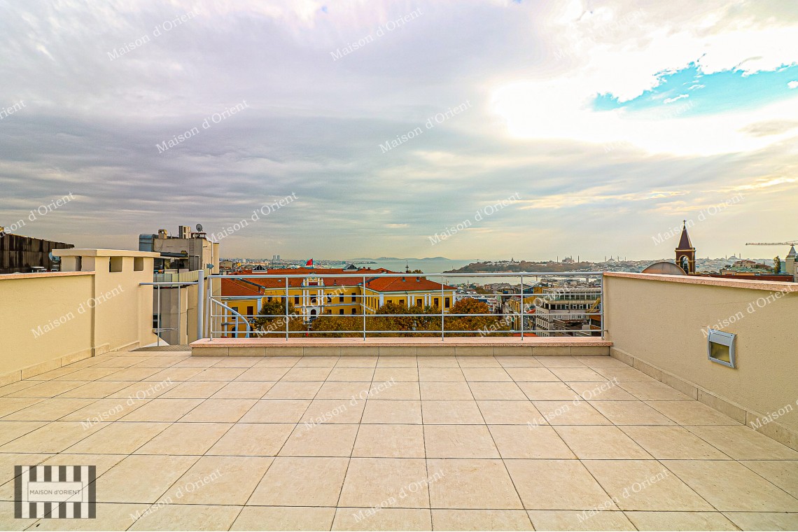 200sqm Office with Terrace and View on Istiklal Street