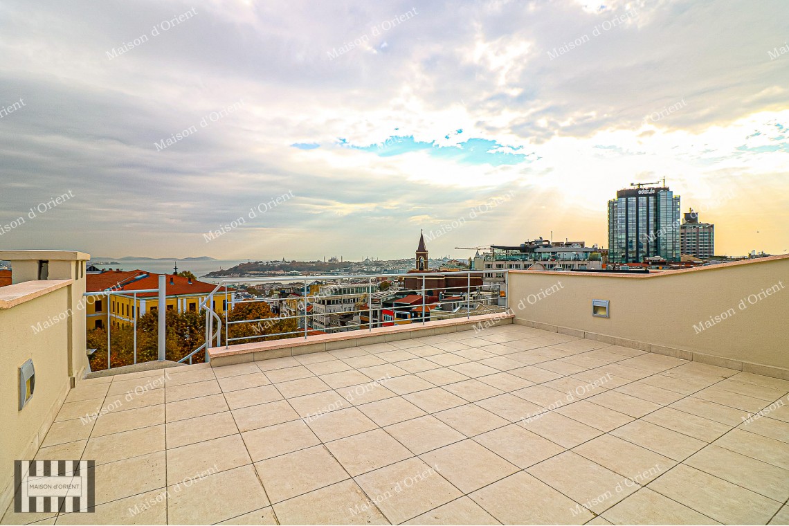 200sqm Office with Terrace and View on Istiklal Street